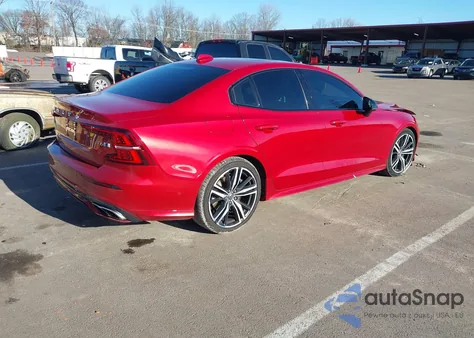 2020 Volvo S60 T6 R-Design z USA, uszkodzony, nr VIN 7JRA22TM7LG038847